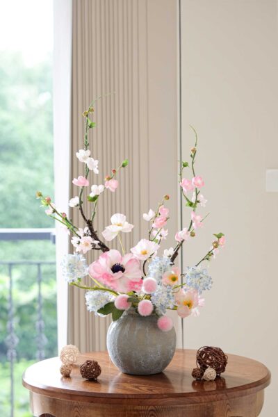 Bình hoa anh đào mix hải quỳ tú cầu nhỏ anh túc