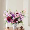 Bình hoa cúc bướm mix hải quỳ hoa hồng đỏ tone hồng tím