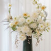 Bình hoa mix mẫu đơn hướng dương trắng cành lá lộc