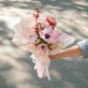 Bó hoa quà tặng mix hải quỳ hoa hồng lan á tone hồng