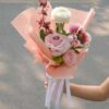 Bó hoa quà tặng ốc quế mix hoa hồng lan á mao lương tone hồng