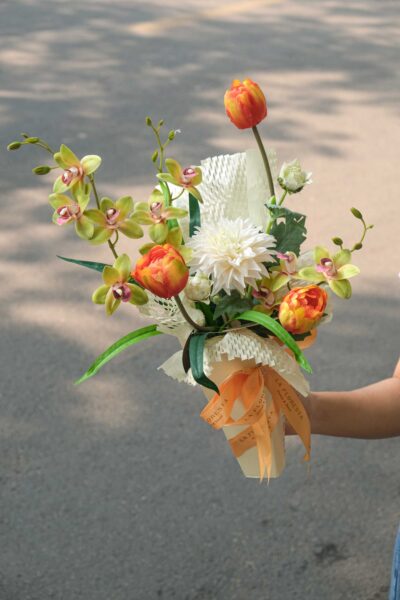 Bó hoa quà tặng ốc quế mix thược dược tulip lan á tone cam