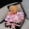 Hộp hoa quà tặng hải quỳ mix cúc daisy tone hồng kèm gấu teddy