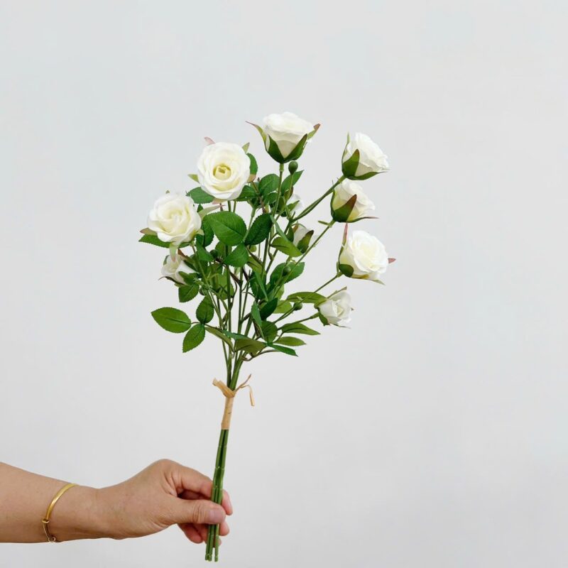 Bó hồng tỉ muội 6 bông 6 nụ màu trắng