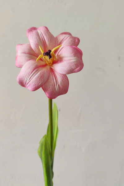 Cành tulip nở 1 bông chất PU mềm màu hồng nhạt