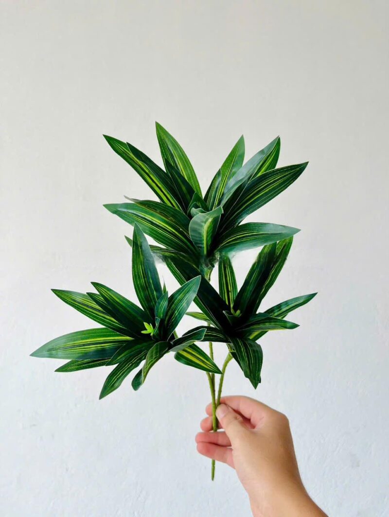 Cành thủy trúc 3 nhánh xanh đậm
