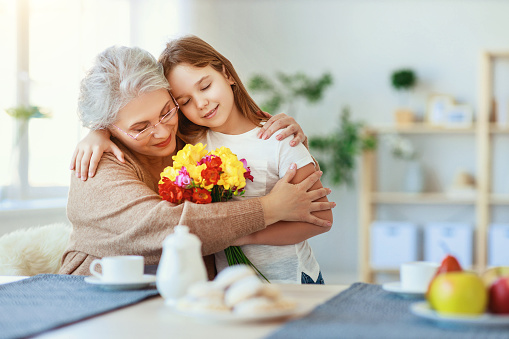 tặng hoa sinh nhật cho người lớn tuổi