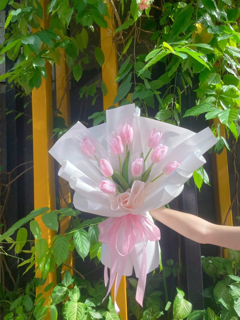 Bó hoa tulip 9 bông nhiều màu sắc