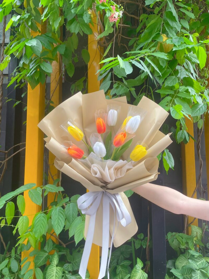 Bó hoa tulip 9 bông nhiều màu sắc