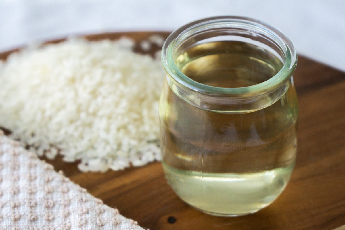 Cách rửa hoa lụa bằng giấm