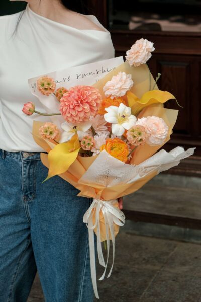 Bó hoa mix thược dược tulip tú cầu nhỏ tone cam kem