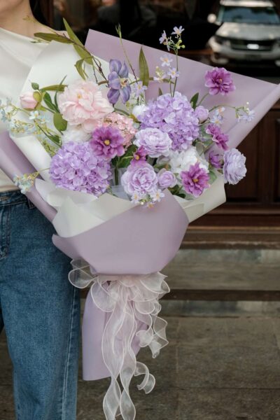 Bó hoa mix tú cầu mẫu đơn tulip tone tím