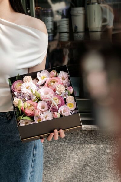 Hộp hoa mix mao lương anh túc tone hồng tím