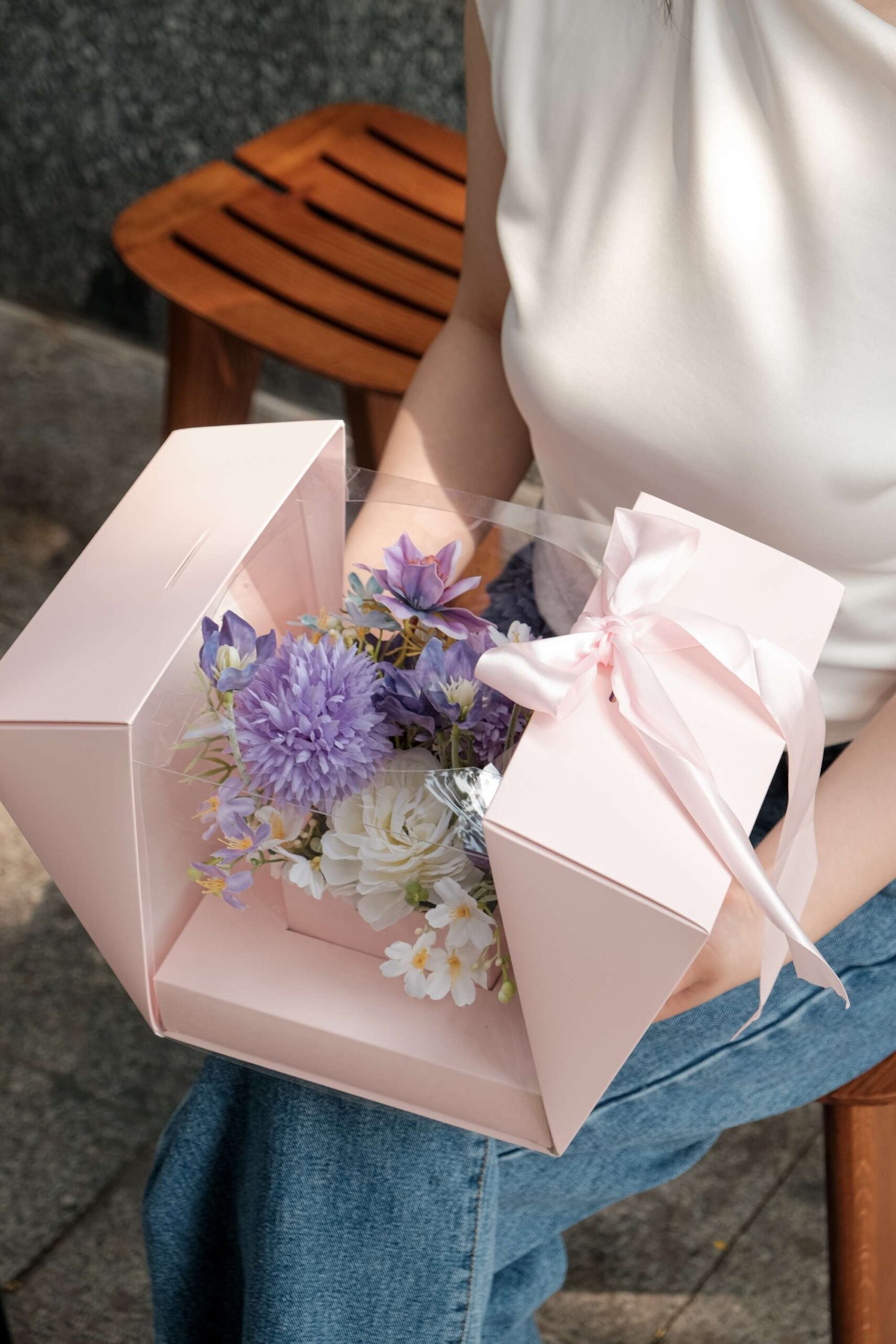 Hộp hoa mix pingpong thược dược tone tím Hộp hoa mix pingpong thược dược tone tím