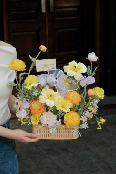 Lẵng hoa lụa mix mao lương tulip tone vàng