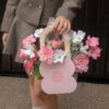 Túi hoa mix mẫu đơn cúc bướm tone trắng hồng