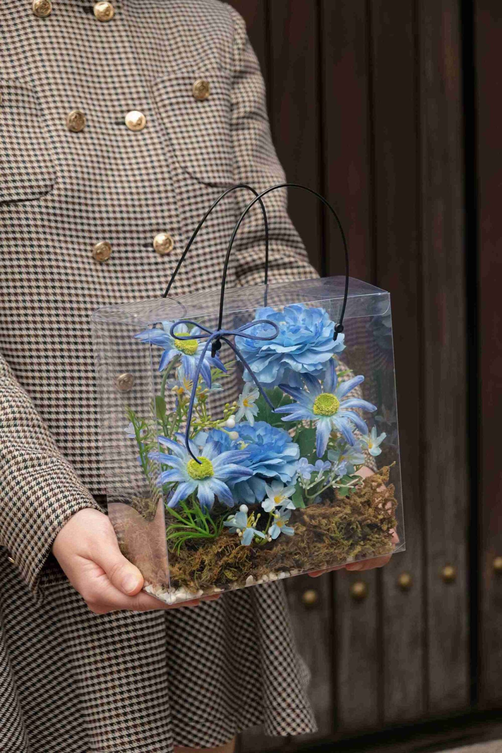 Túi hoa mix mẫu đơn hoa cúc tone xanh lam